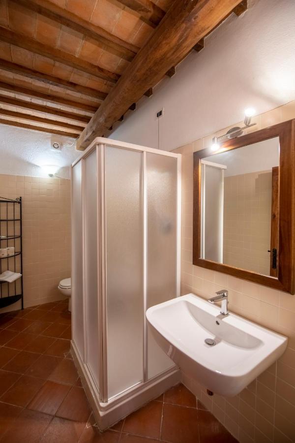 Hotel Vecchia Oliviera Монтальчино Экстерьер фото