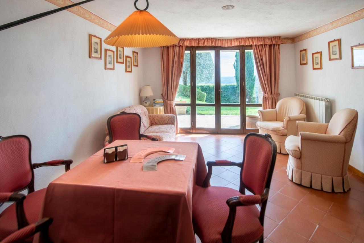 Hotel Vecchia Oliviera Монтальчино Экстерьер фото