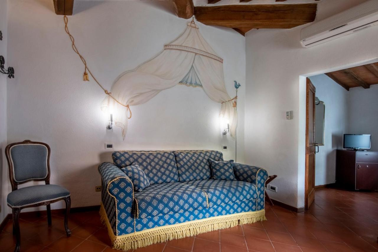 Hotel Vecchia Oliviera Монтальчино Экстерьер фото