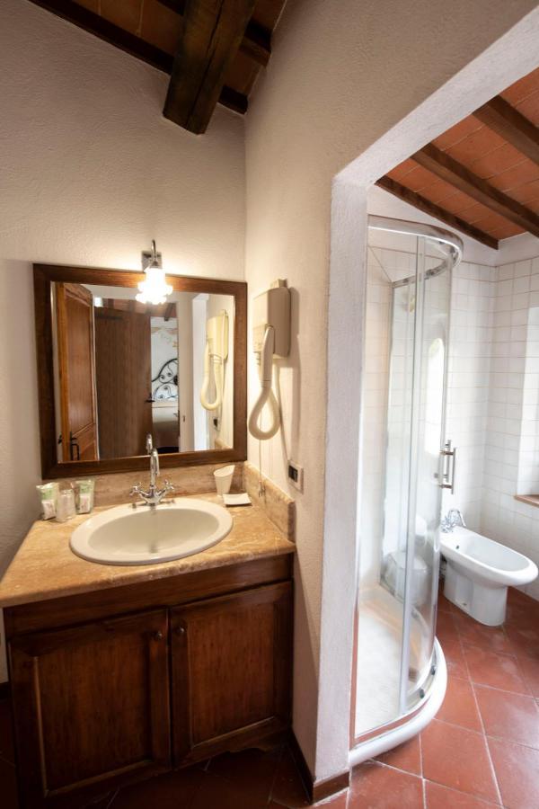 Hotel Vecchia Oliviera Монтальчино Экстерьер фото
