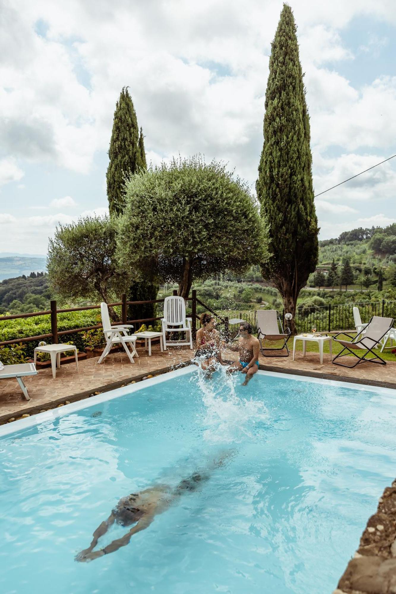 Hotel Vecchia Oliviera Монтальчино Экстерьер фото