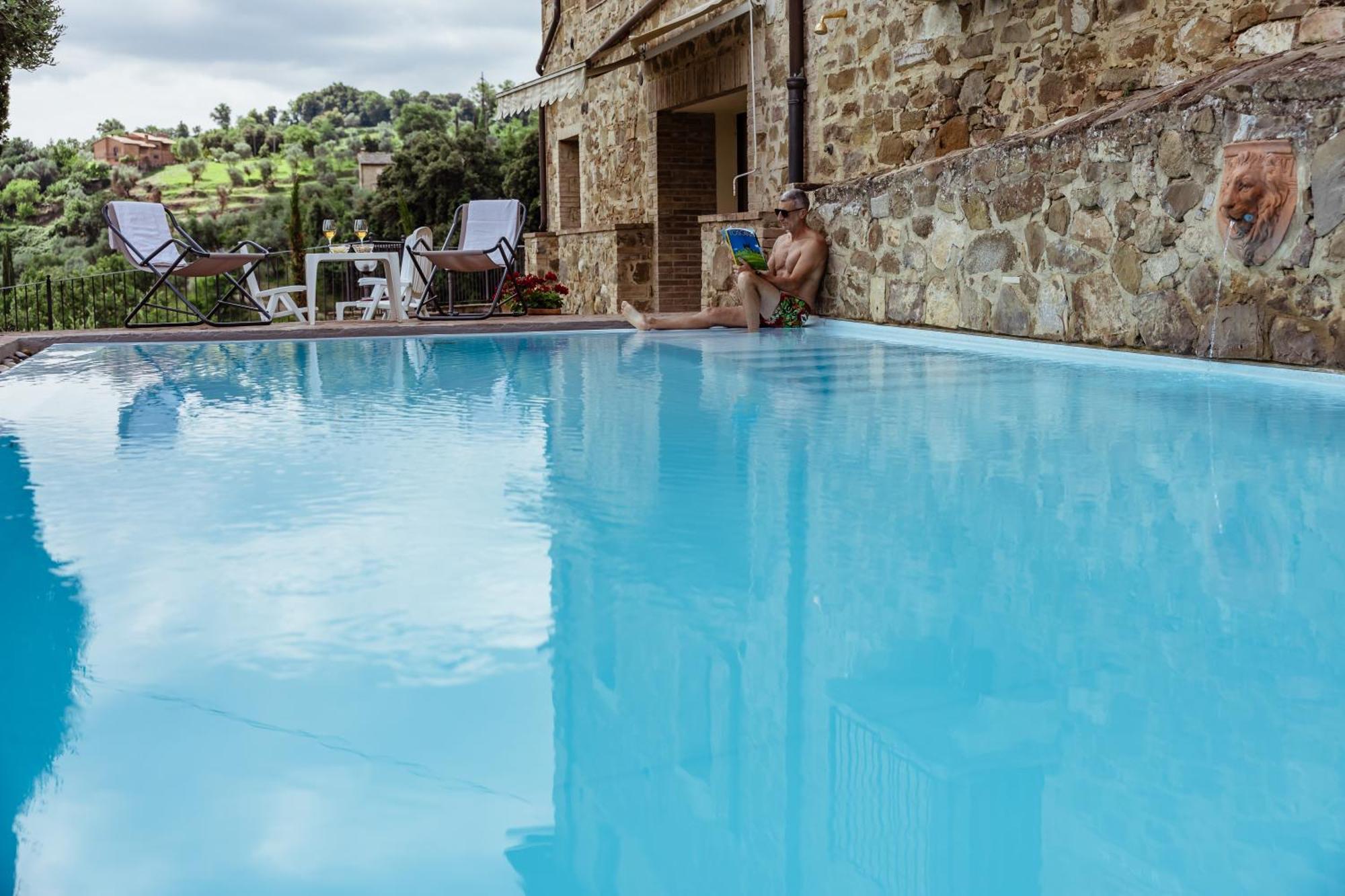 Hotel Vecchia Oliviera Монтальчино Экстерьер фото